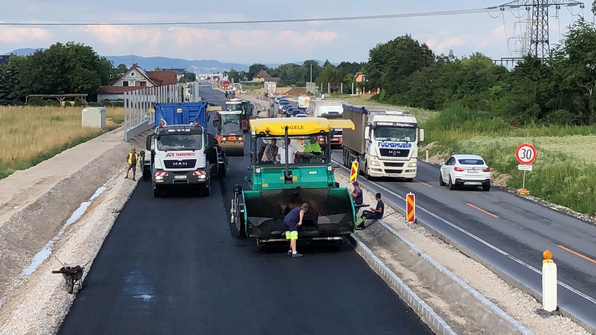 Asphaltierarbeiten der AR Transporte GmbH